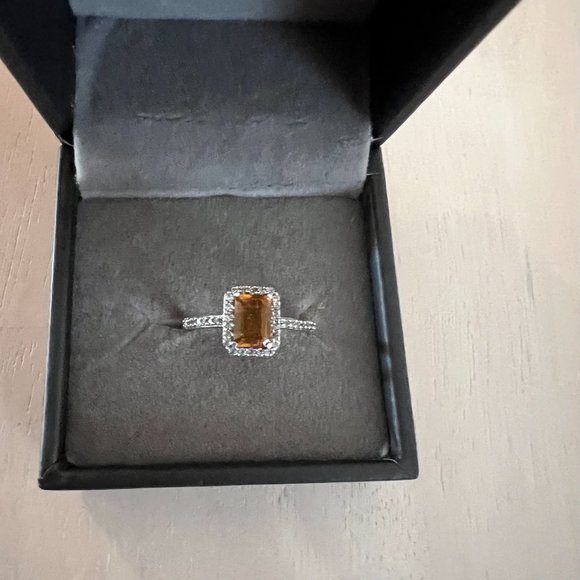 NWOT Emerald-Cut Lab-Created Citrine and White Sapphire Ring Size 7 - Picture 6 of 9